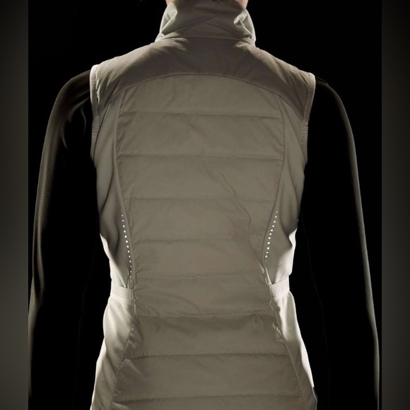 NWOT Lululemon Down for It All Vest Vapor - Picture 3 of 9